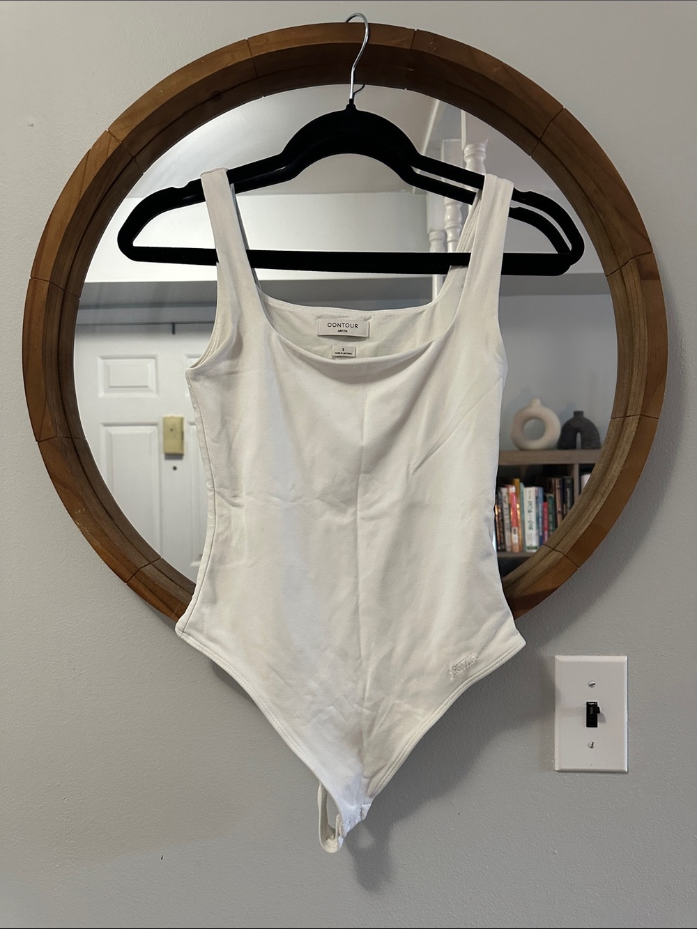 Aritzia Contour White Scoop Neck Bodysuit